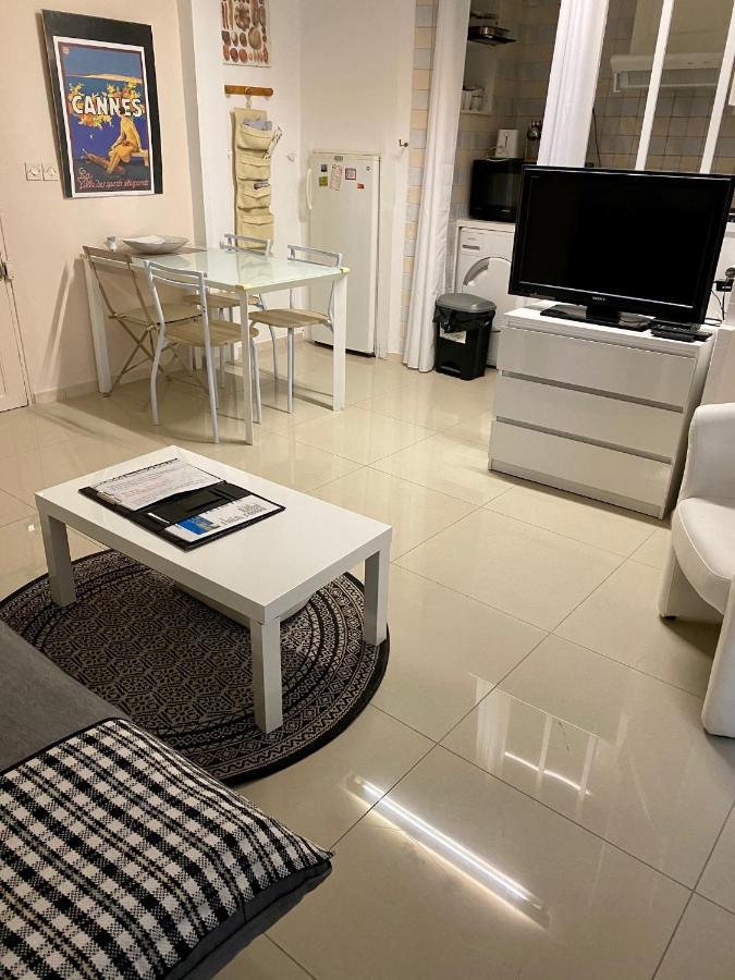 Appartement 2 Chambres - Suquet, Terrasse Et Parking Cannes Exterior photo